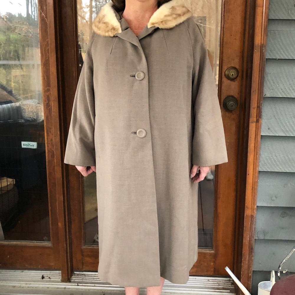 Vintage Coat with Fur Collar